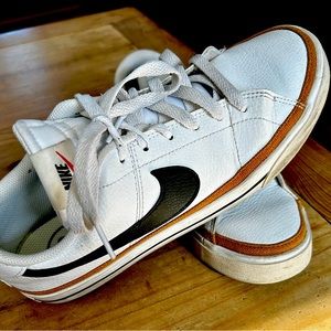 Nike women’s Court Legacy sneakers